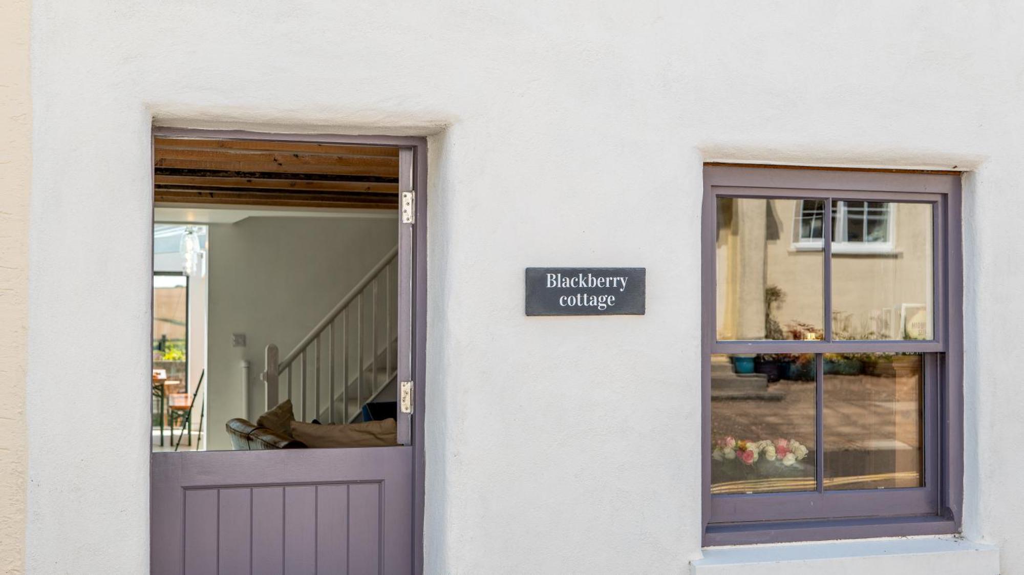 Blackberry - Newly Renovated Cosy